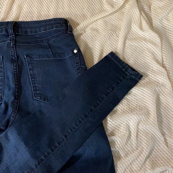 Jennifer Lopez Jeans - Picture 11 of 12